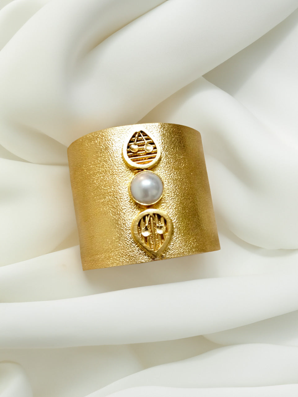 Pearl Hammered Cuff Bracelet Gold